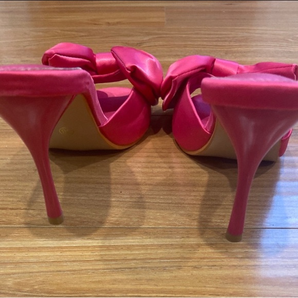 STILETTO Large Bow Heels - Picture 8 of 10